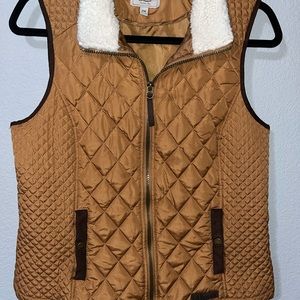 Sleeveless jacket